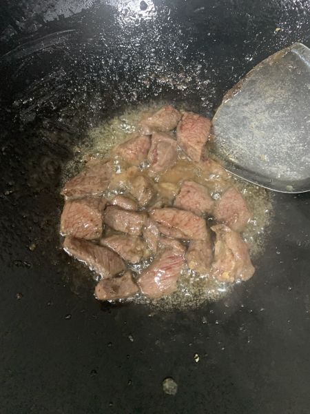 第3步(青椒牛肉炒饭的做法)