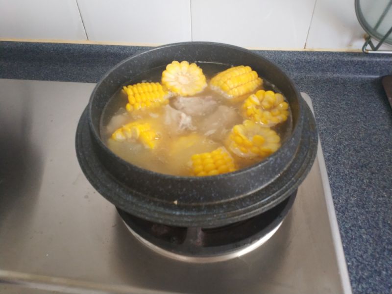 第3步(玉米排骨汤的做法)