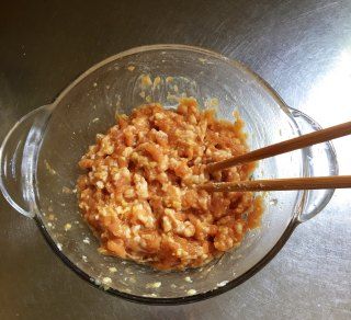 第2步(菠菜丸子豆腐汤的做法)