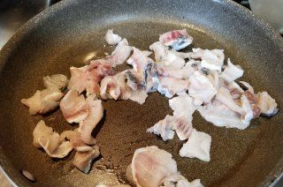 第4步(脆肉鲩鱼片炒荷兰豆的做法)