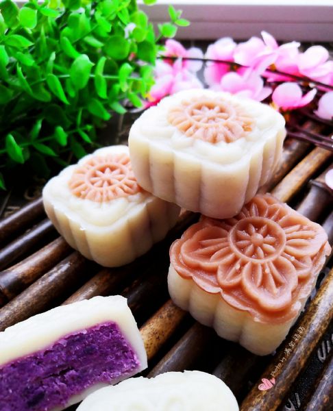 紫薯馅双色冰皮月饼