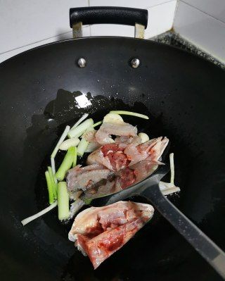 第8步(酸菜鱼米线的做法)