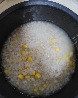 第4步(大麦玉米粥的做法)