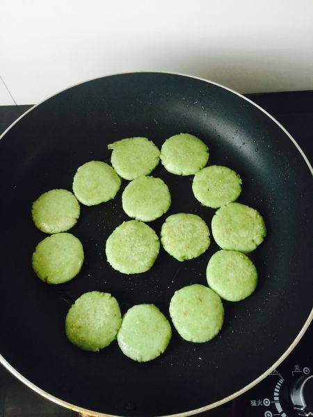 豆渣饼的做法(油炸豆渣饼的做法)