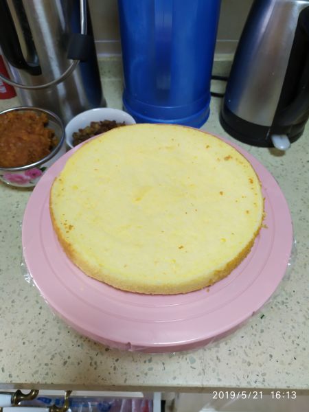 第3步(彩虹果园枇杷人蛋糕创意造型的做法)