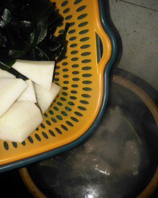 第6步(萝卜排骨汤的做法)