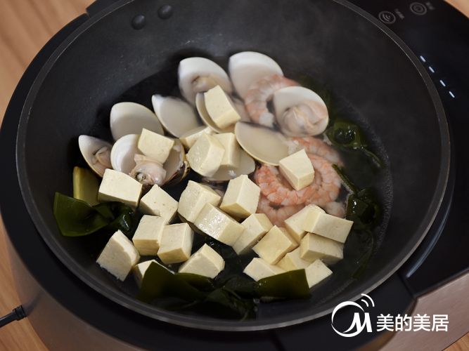第3步(海鲜豆腐煲的做法)