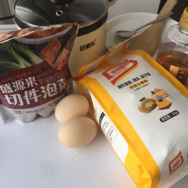 第1步(韩式泡菜煎饼的做法)