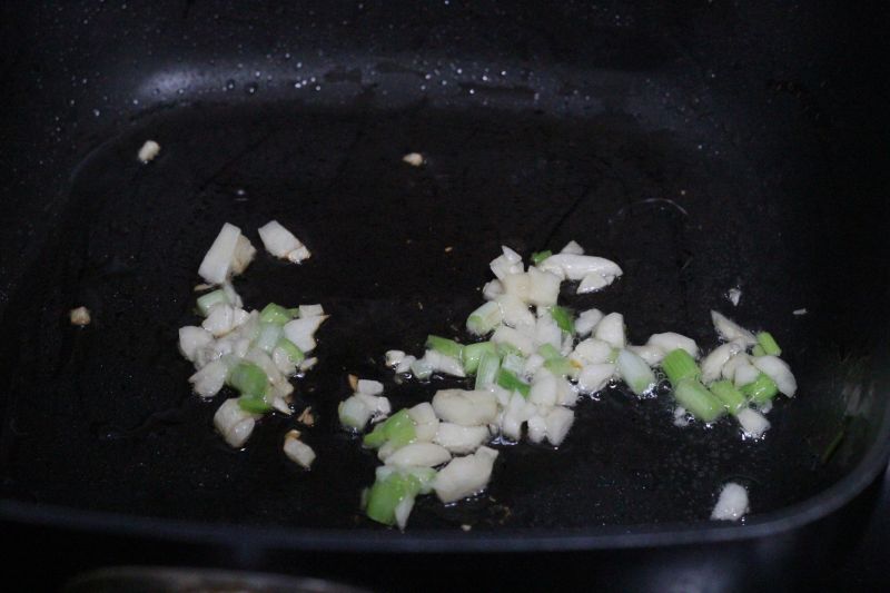 第5步(米豆腐肉沫煲的做法)