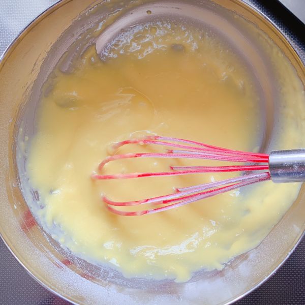 第3步(椰浆斑斓蛋糕卷的做法)