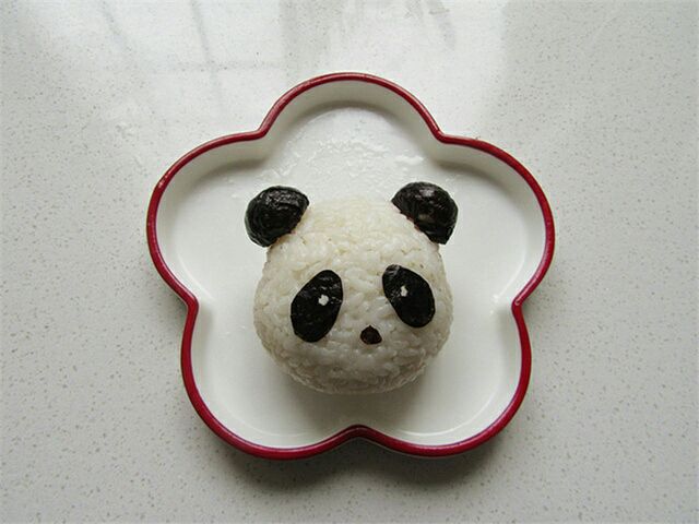 第3步(可爱的熊猫饭团的做法)