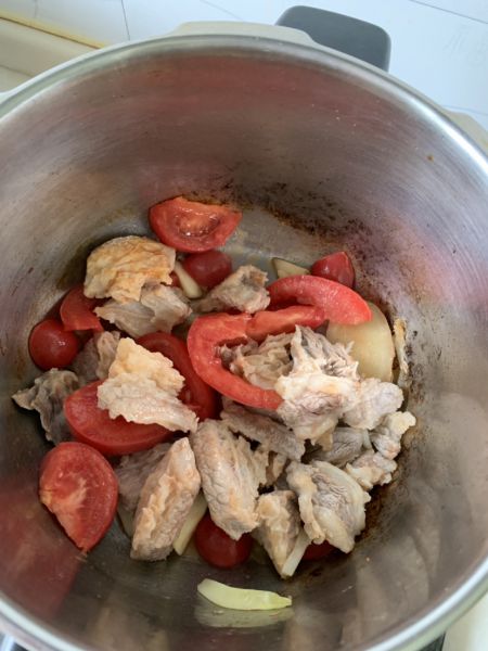第8步(西红柿土豆炖牛腩（高压锅）的做法)