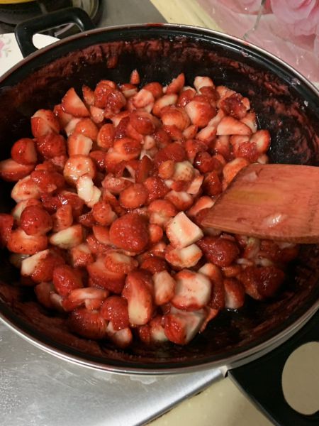 第1步(自制草莓酱的做法)