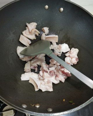 第1步(香菇烧肉的做法)