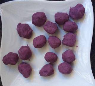 第2步(紫薯糖果的做法)