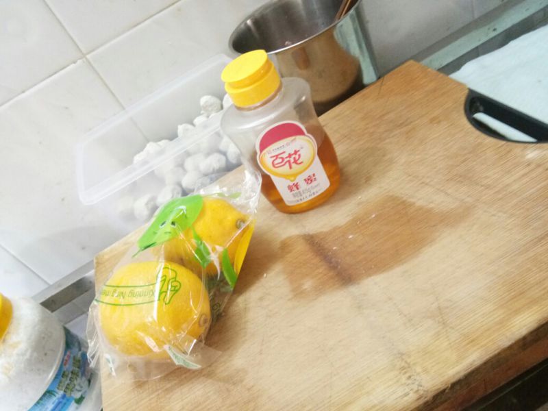 第1步(柠檬蜂蜜水的做法)