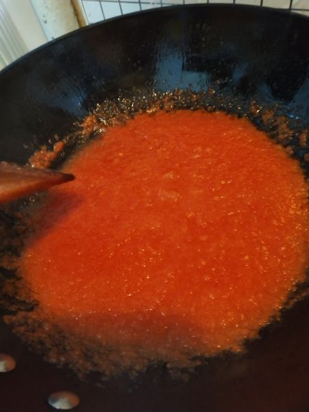 第1步(酸汤番茄肥牛米线的做法)
