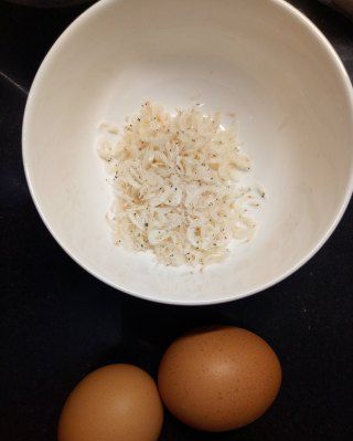 第1步(虾米蒸蛋的做法)