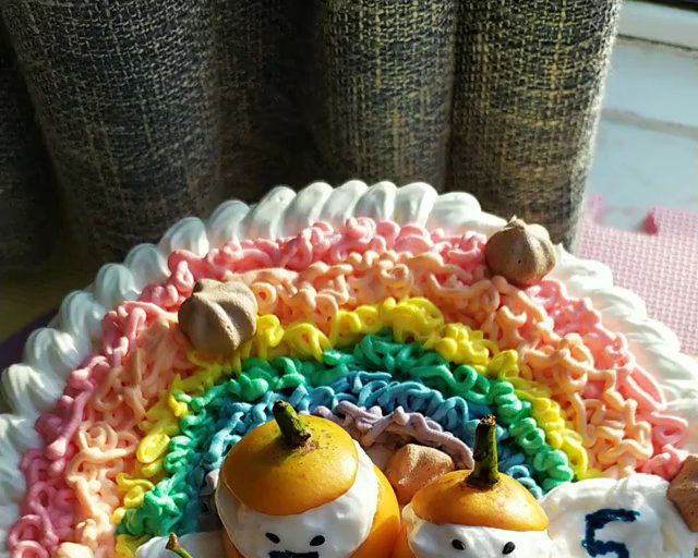 彩虹果园枇杷人蛋糕创意造型成品图