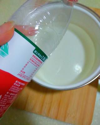 第2步(消夏饮品：蝶豆花蜂蜜牛奶的做法)
