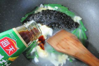 第6步(鸡蛋紫菜豇豆汤的做法)