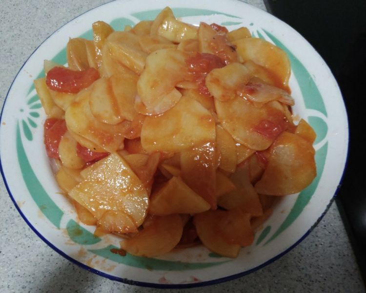 西红柿炒土豆片成品图
