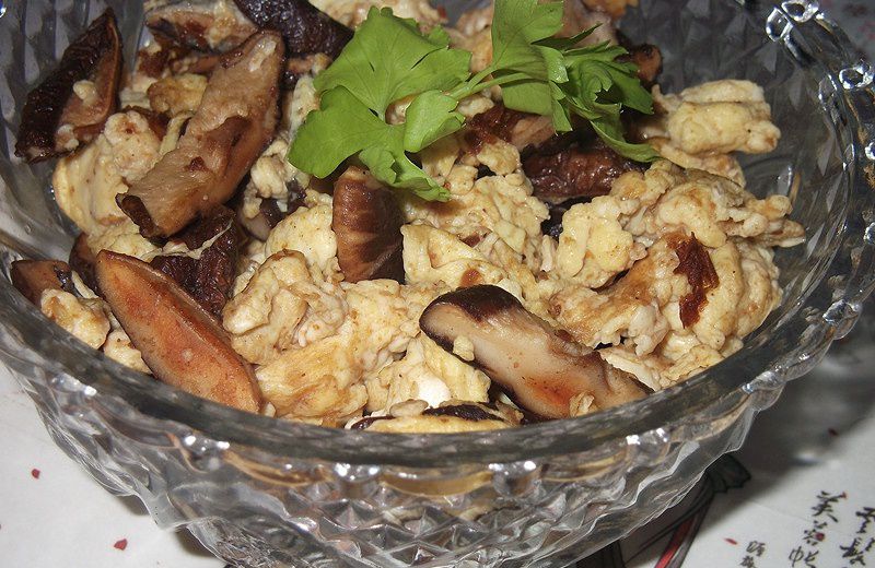 快炒小菜 沙茶花菇炒蛋的做法 菜谱大杂烩