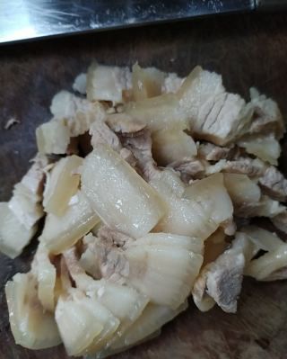 第4步(尖椒回锅肉的做法)