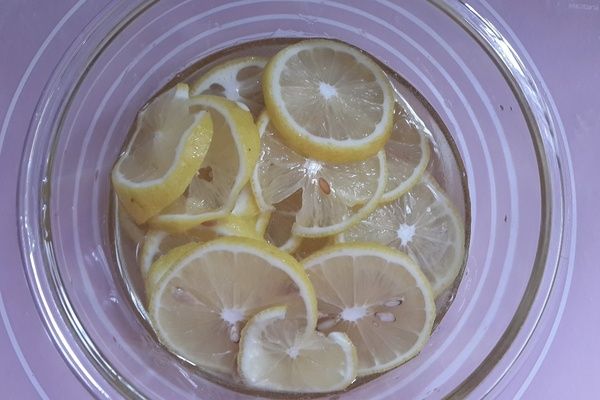 第3步(柠檬黑枸杞泡茶，夏日美味佳饮的做法)