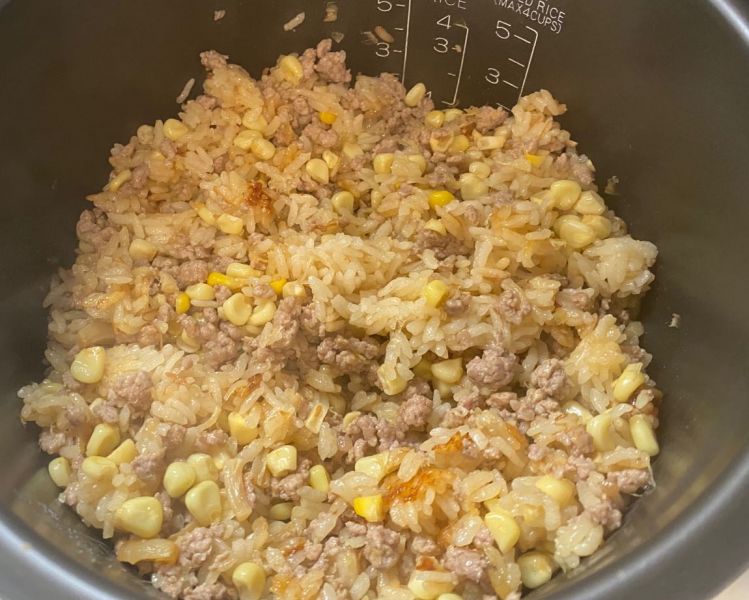 第8步(快手饭扫光-玉米肉末饭的做法)
