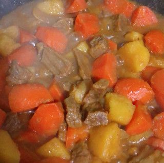 第7步(土豆胡萝卜炖牛肉的做法)