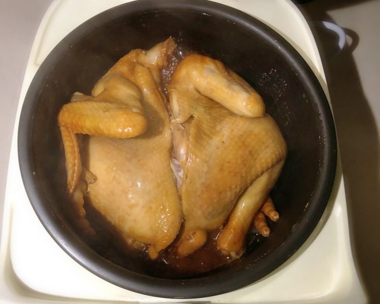 第5步(懒人版电饭煲焖整鸡（不加一滴水，肉质酥烂入味！）的做法)