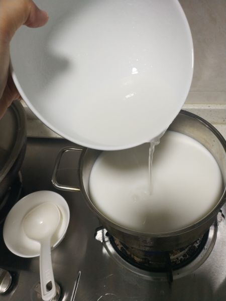第5步(牛奶凉粉的做法)