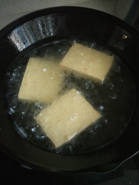 第1步(家常烧豆腐的做法)