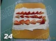 第24步(彩绘草莓蛋糕卷的做法)