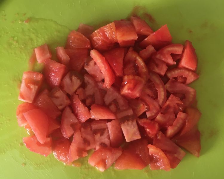 第4步(西红柿猪肝汤的做法)