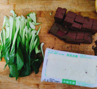 第2步(鸭血豆腐汤的做法)