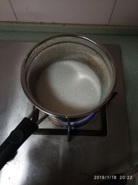第1步(牛奶鸡蛋布丁的做法)