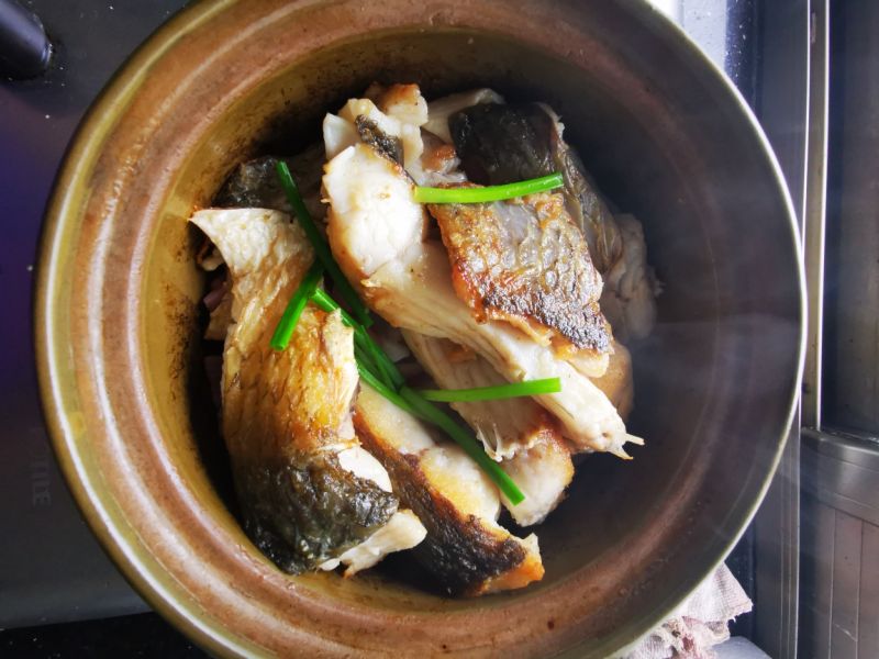砂锅焗鱼腩成品图