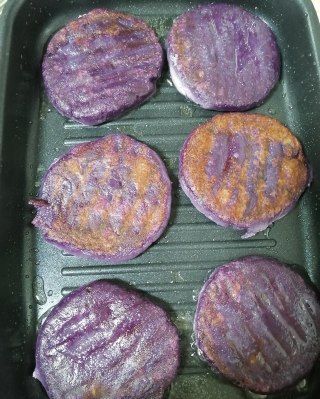第10步(紫薯糯米饼的做法)