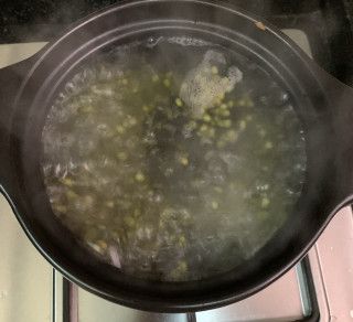 第5步(百合绿豆汤的做法)