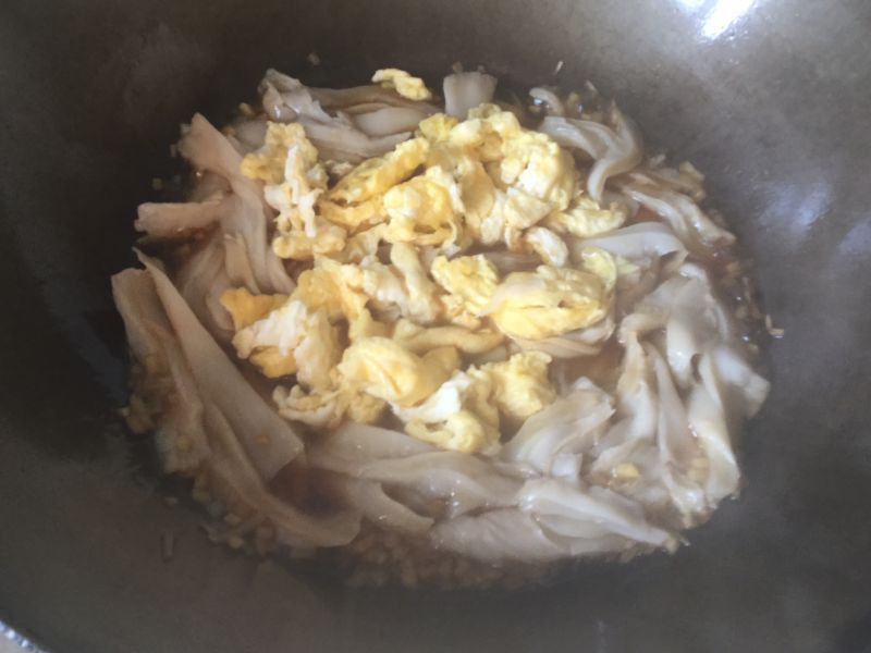 第4步(鸡汁平菇——太太乐鲜鸡汁的做法)