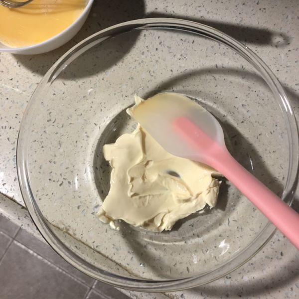 第3步(厨房小白也能一次成功的【酸奶巴斯克蛋糕】的做法)