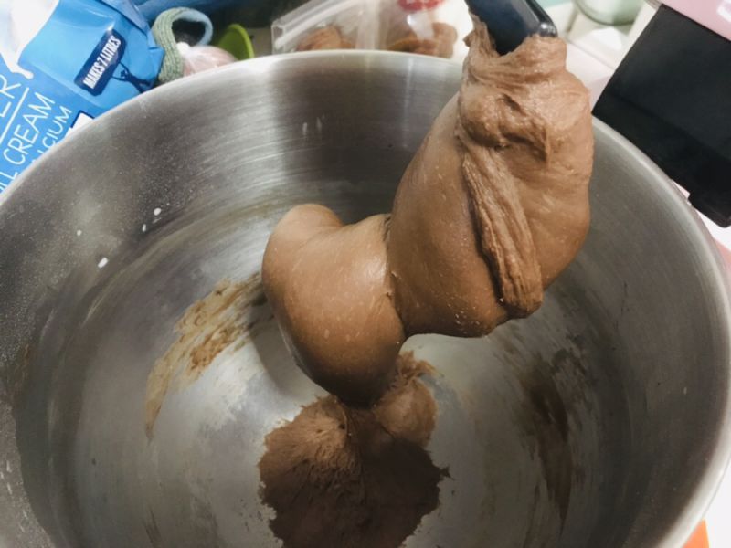 第4步(巧克力面包卷的做法)