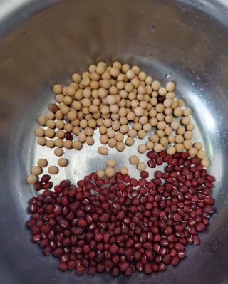 第1步(红豆营养豆浆的做法)