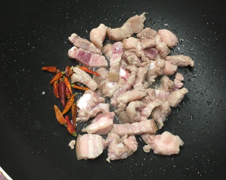 第3步(猪肉白菜炖粉条的做法)