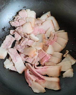 第2步(青椒回锅肉的做法)