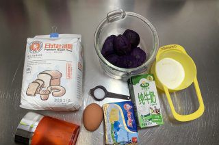 第1步(紫薯面包卷的做法)